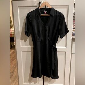 EUC Vince Camuto Black wrap around dress short sleeve size XS